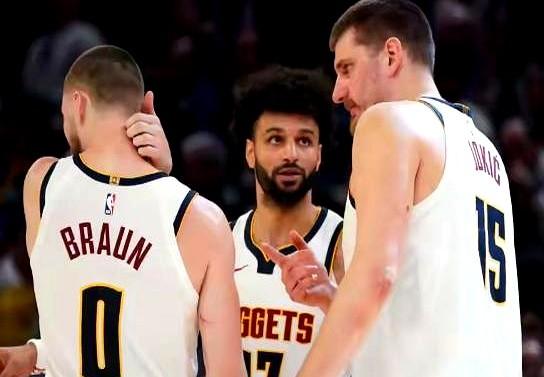 主场惨败39分，约基奇打出了生涯最耻辱的一场比赛。

北京时间3月7日，掘金主场