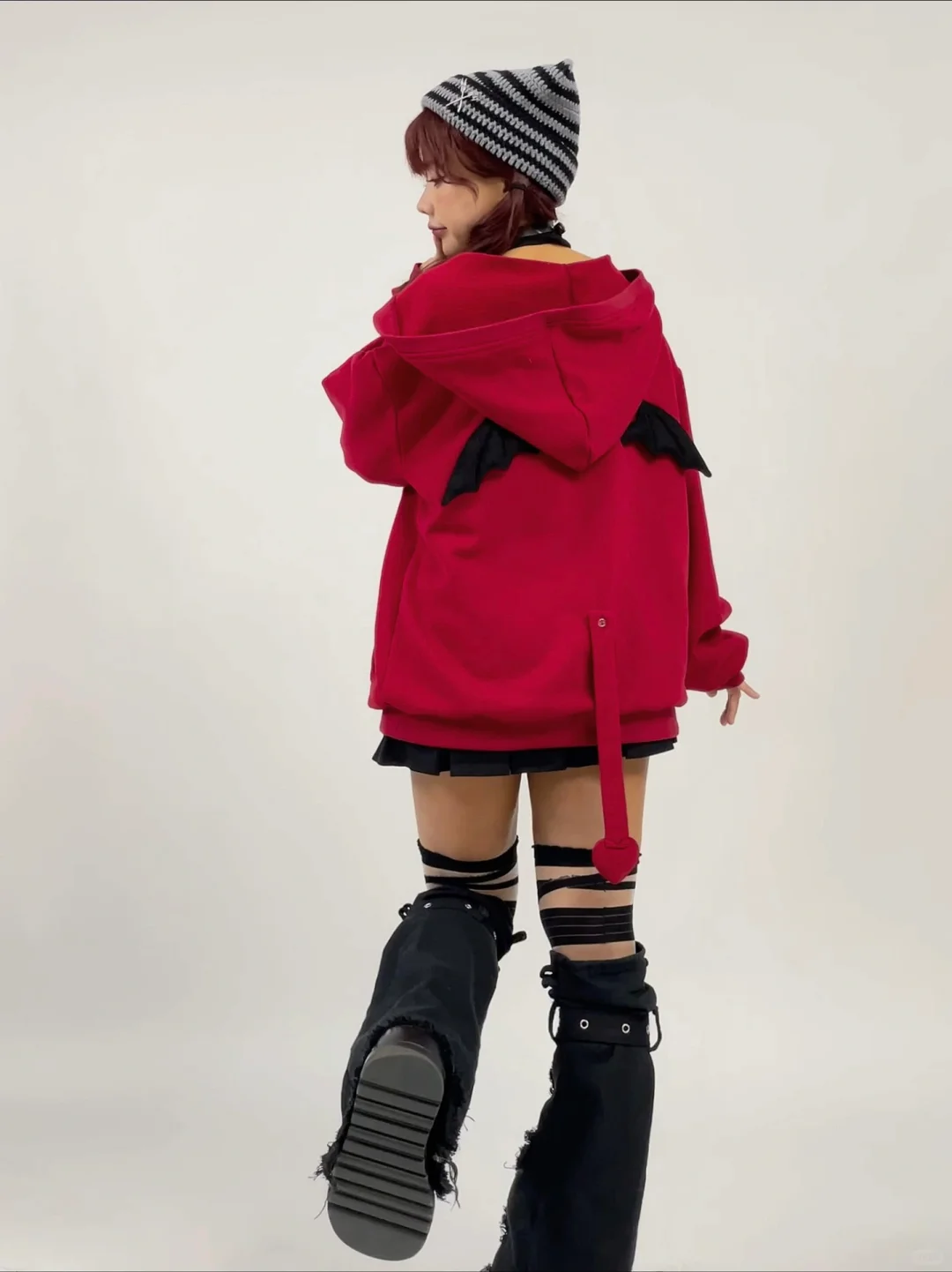 2️⃣万个宝宝在蹲的恶魔卫衣上身来噜‼️