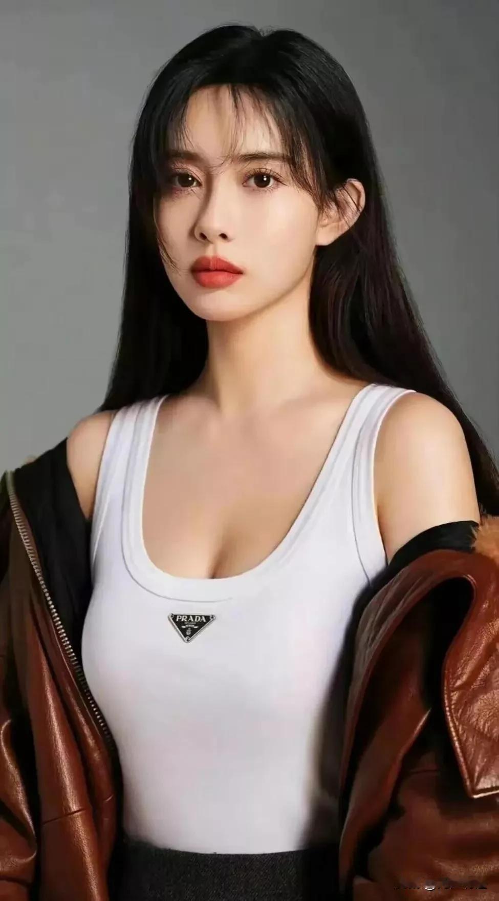 孟子义跨年晚会唱歌跑调，有粉丝力挺：只要不是假唱，就对得起观众了！
听到这样的说