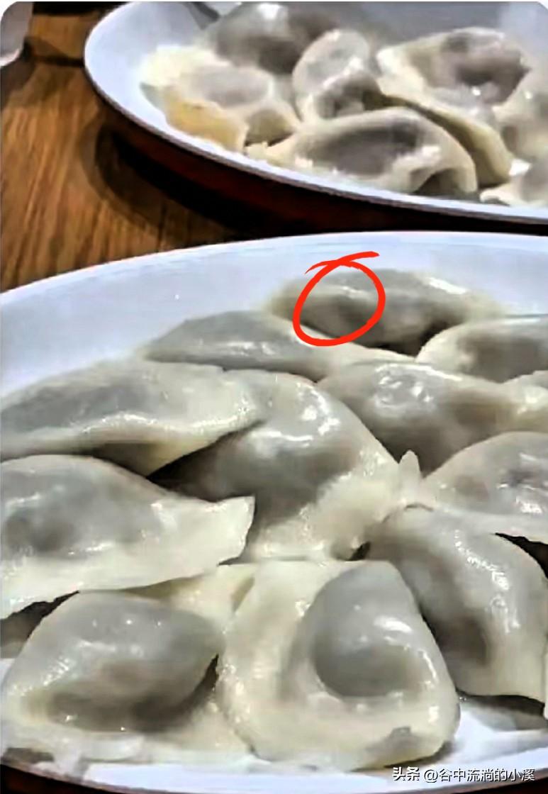 有没有发现，外面馆子的饺子皮个个晶莹透亮，煮完还是筋道Q弹，一口下去满口麦香？