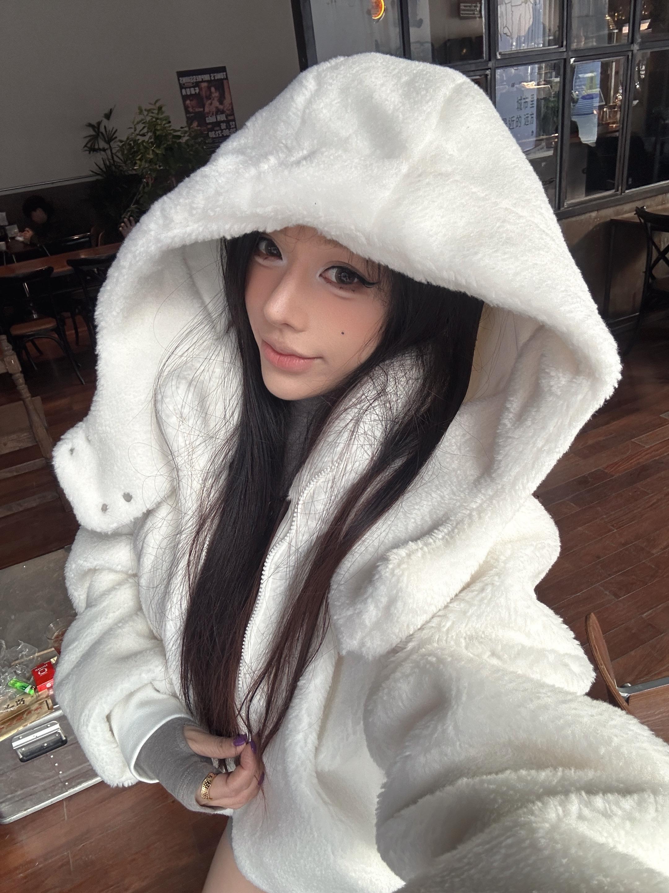 我真特别喜欢无病呻吟。心理素质跟烤棉花糖的芯一样软弱