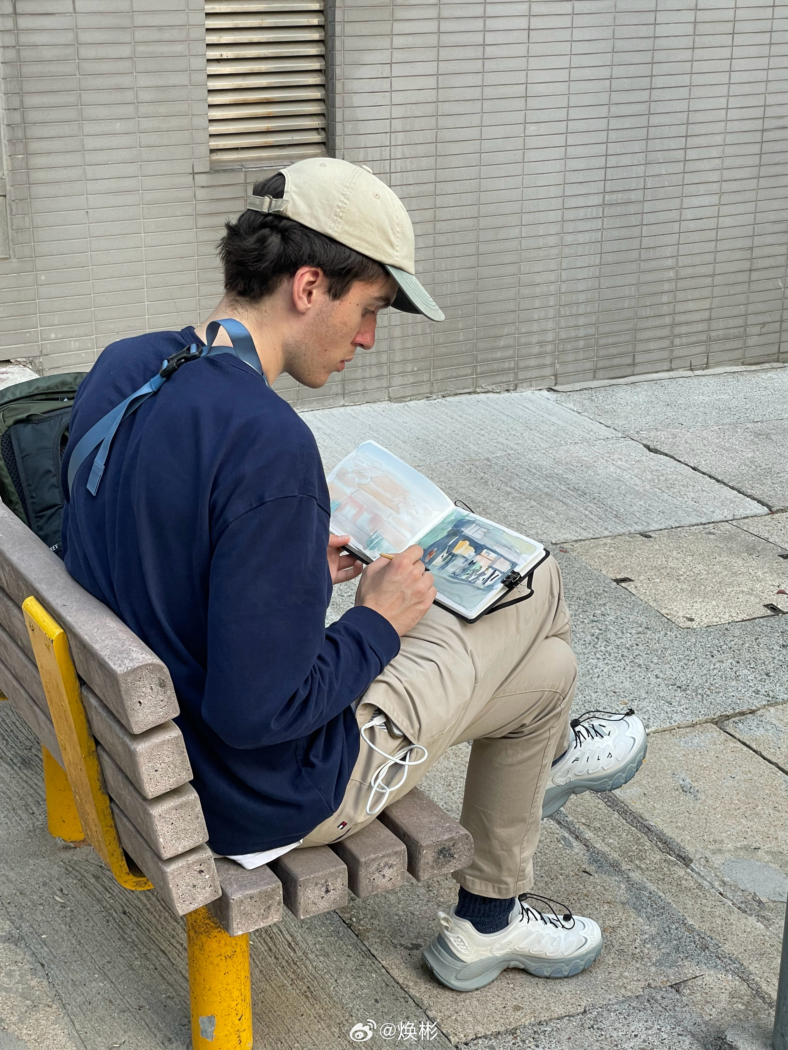 大彬子香港海边放风回来了，想die你们了