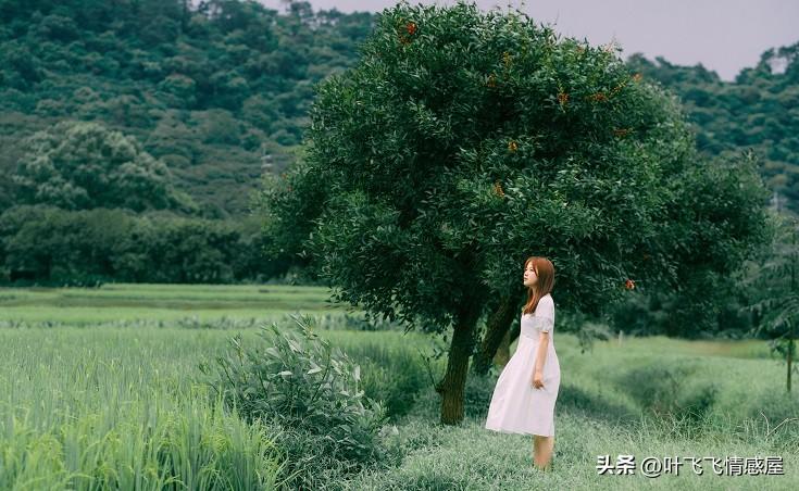 女人结束婚外情，常常会用这几个方式：
1、彻底切断联系，不留一丝余地；
2、向身