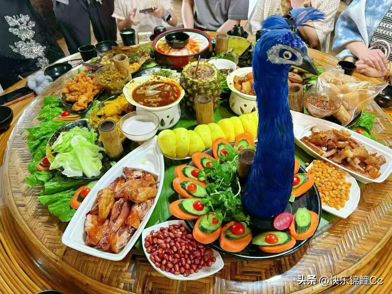 晒图笔记大赛双西版纳的孔雀饭，也太好吃了吧[大笑][大笑][大笑]