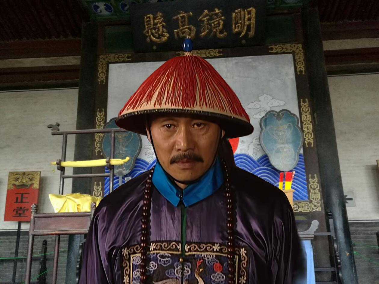 有人问，雍正王朝中的任伯安是什么官职？有屠杀江夏镇时的年羹尧职务高吗？

肯定没
