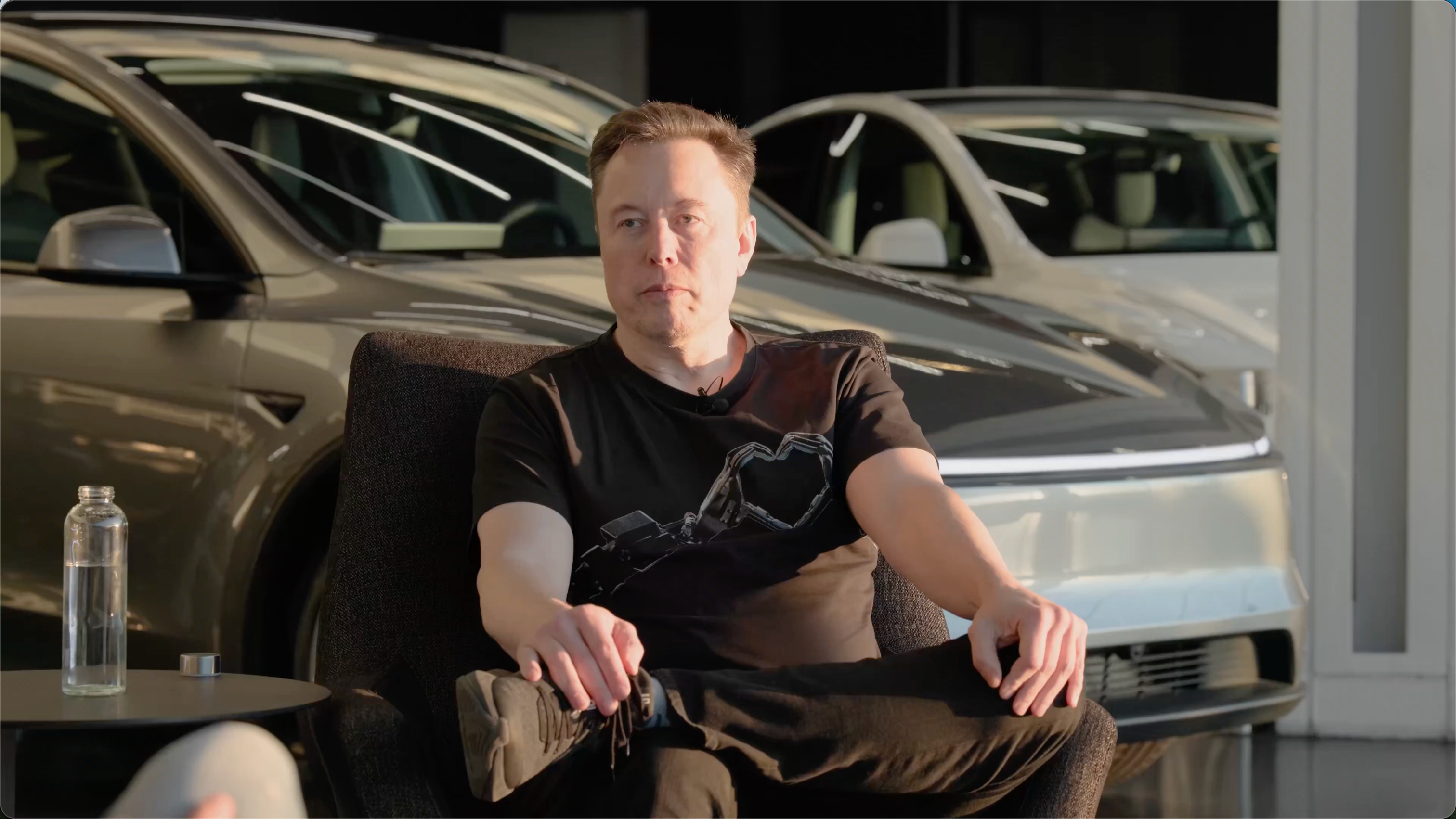 马斯克：FSD落地在即，Cybercab、Semi与Optimus有望德国生产2