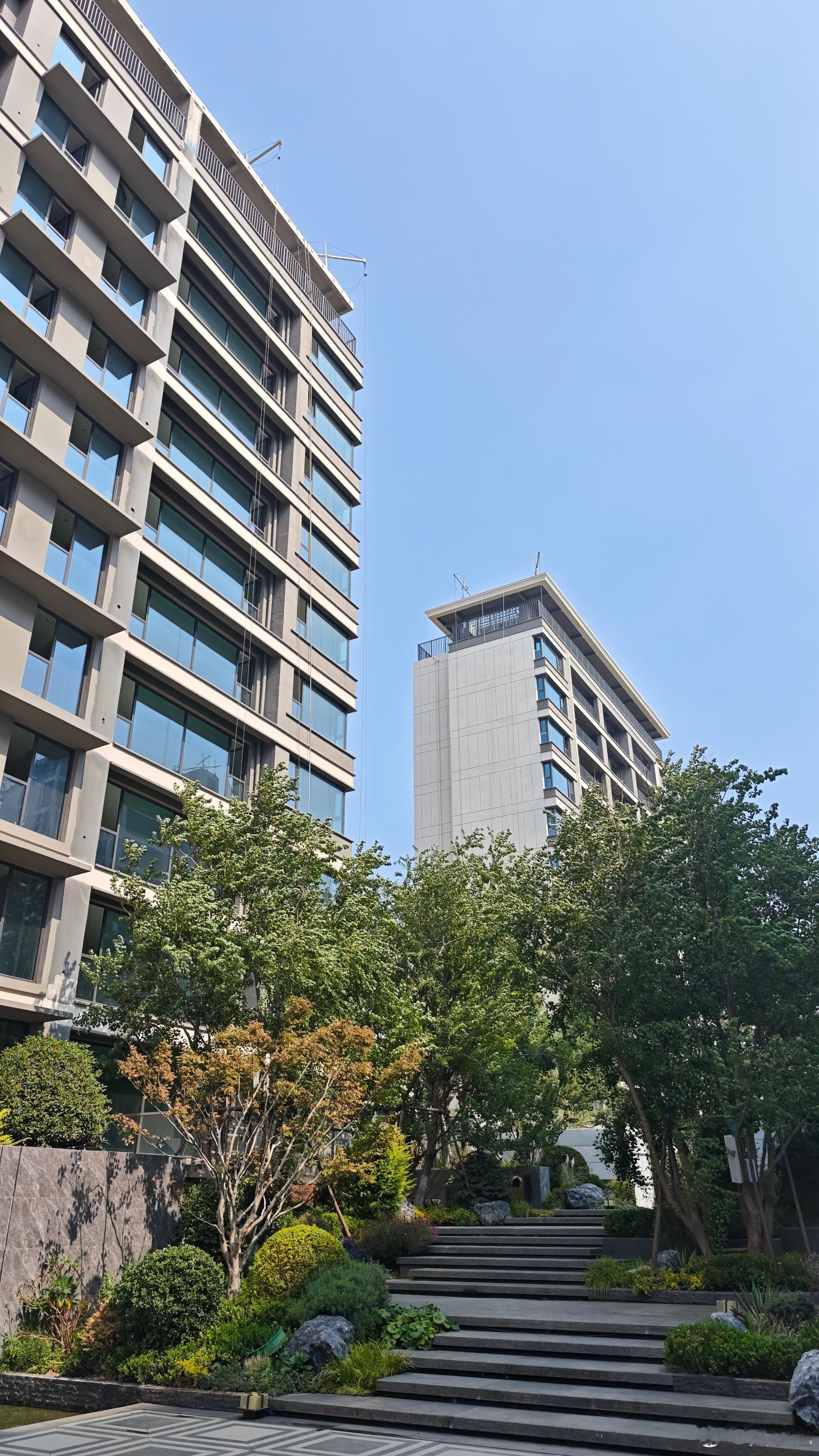 彩礼把购房首付吃掉了彩礼+五金，差不多20-30万了，在济南买套小房子首付足够了
