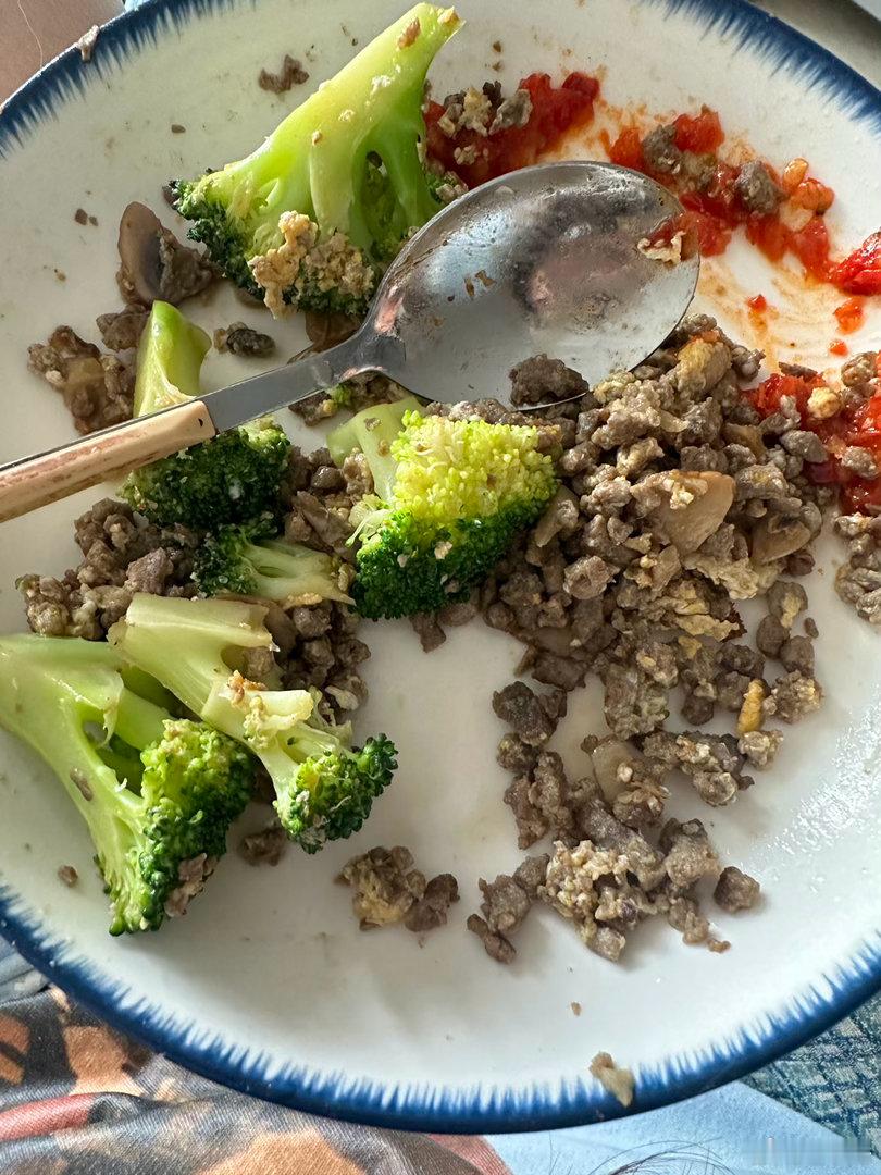 被轻食店做局的我自己做饭了 