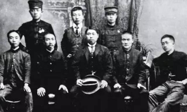 宋教仁死后，他儿子是怎样为他报仇的？

枪声骤响，撕裂了春夜的宁静，宋教仁倒在血