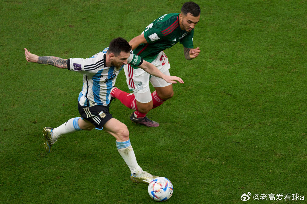 哥仨进球跟下饺子似的⚽️足坛疯了！三大超巨同日梅开二度，进球跟下饺子一样扎堆来6