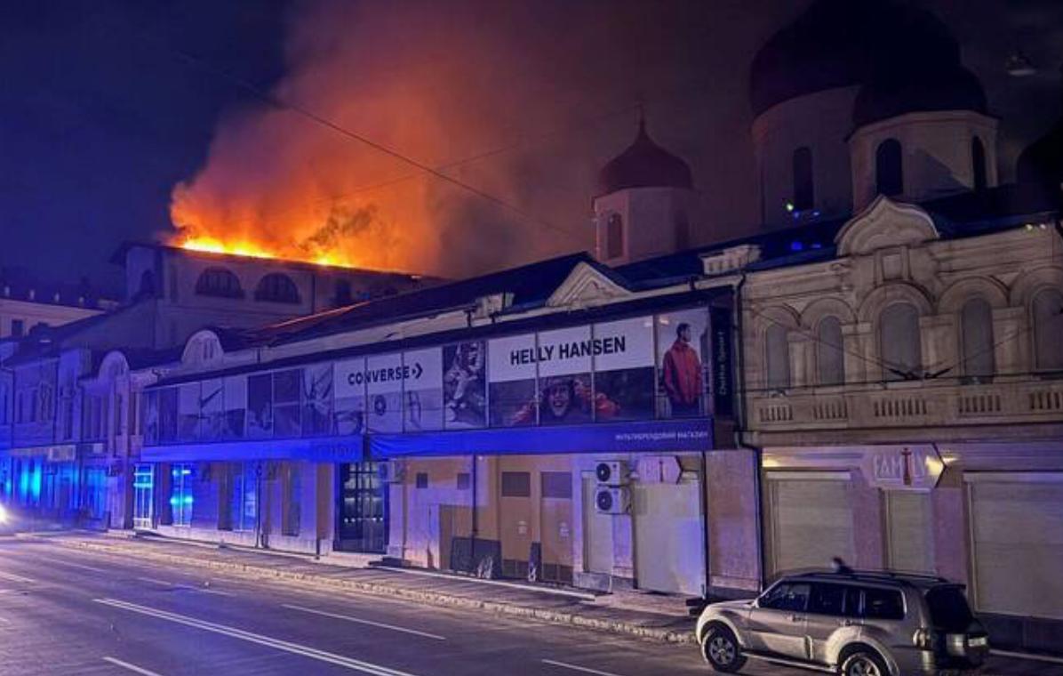 【俄军日夜空袭，欲打穿乌克兰防空系统】

乌克兰空军方面表示：从4月2日晚间开始