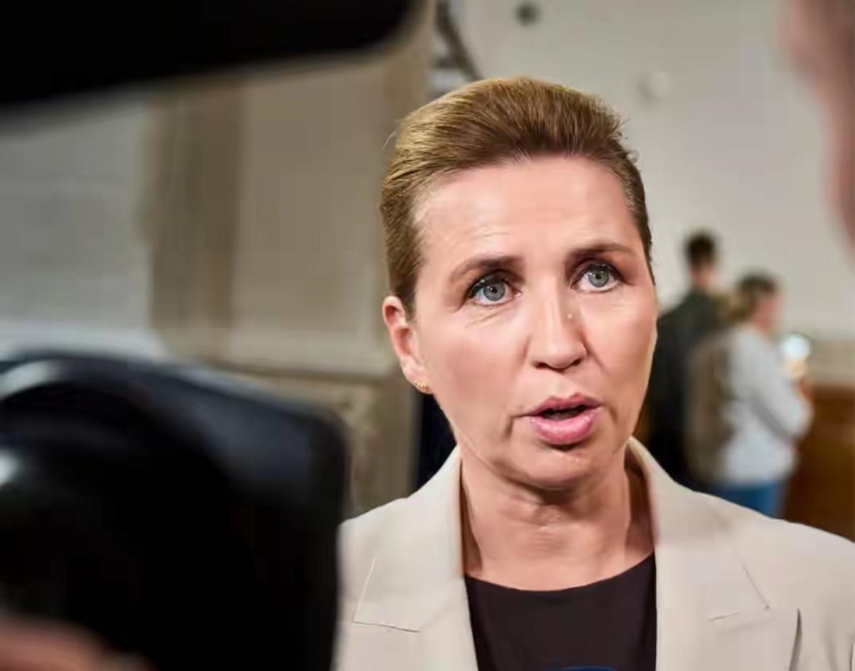 很多人可能没注意到，格陵兰最近发生了一件有点反常的事。

1月初，一架美军C-1