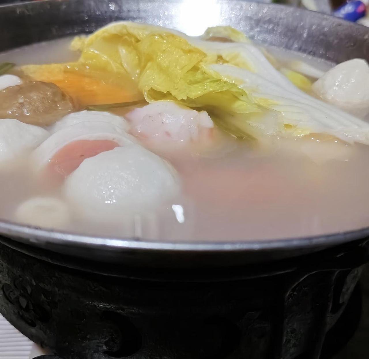 在我弟身上看到了无数♂的影子
家长不在家，我们自己做晚饭吃。我弟打完球骑车回来，