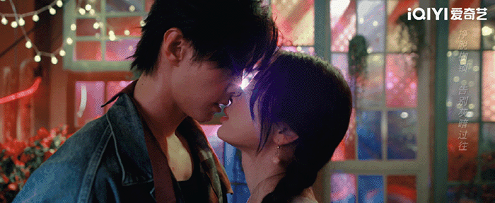 这60秒昏了亲了慌了爽了亲完之后怕被发现的慌乱感太真实了，两个人慌了神乱了心的样