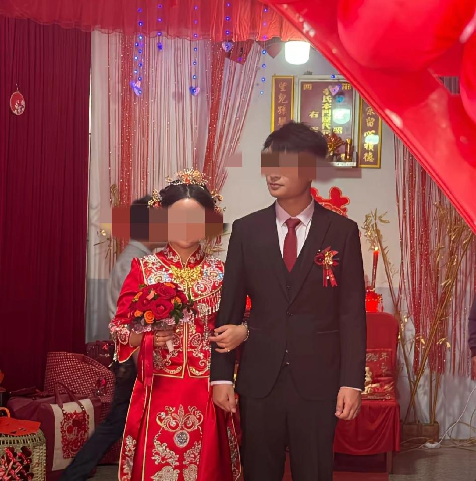 我闺蜜这婚结得，

简直像演电视剧！


十一刚办完婚礼，下午就和老公去度蜜月，