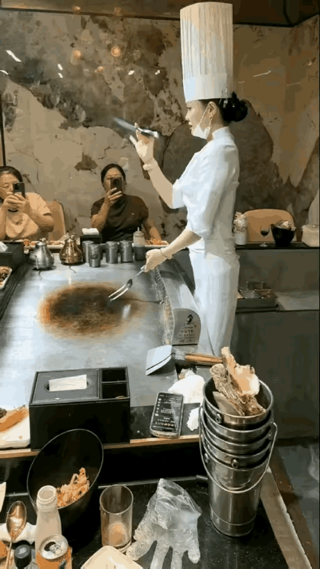 人到中年才算想明白，男人想要日子舒心、身体康健，要多和这几类人相处：
 
1. 