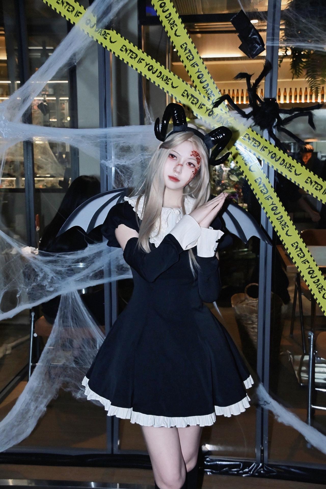 老师有种反差萌，太好拍了～🥰🥰下次再去
📷：尼康z30
✨：神牛v480