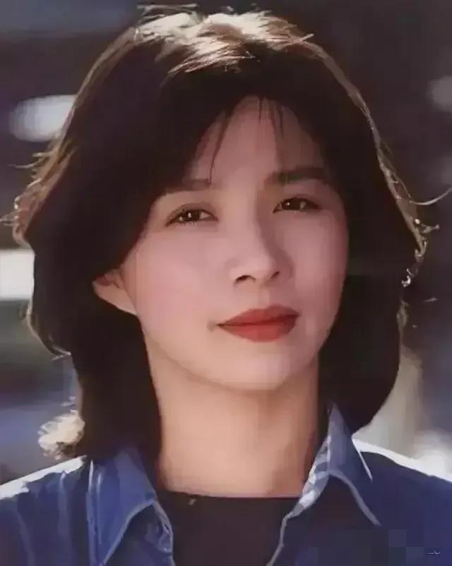 迟蓬年轻的时候真的挺漂亮的

不过这演技也太牛了！

你看过她演的电视剧吗？
