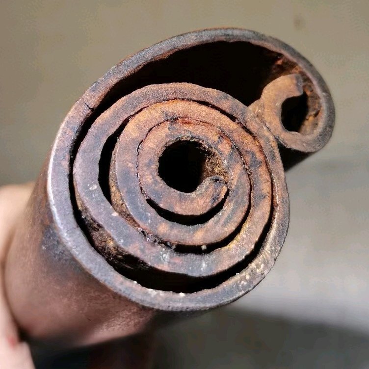 杂项趣谈 藏界稀有物件“清代紫皮桂笔搁”，需多人光知道:桂皮一种做菜用的香料，传
