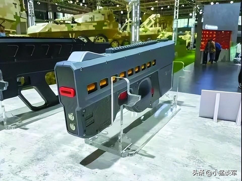 央视刚曝光的国产电磁枪，真的把科幻变成现实了！
没有枪声、没有火光、没有硝烟，隐