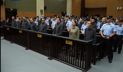 缅北明家黑幕：百亿赌诈与14条血债
【今日热评｜缅北“明家”的百亿赌诈帝国，暴露