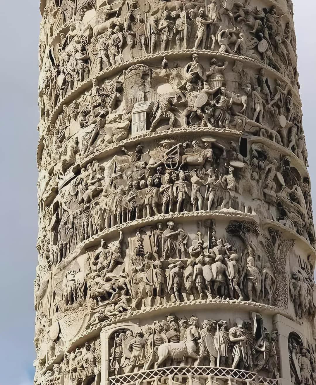 你能想象一根近1900年前的圆柱，上面雕刻的细节至今清晰可见吗？这是罗马的马克·