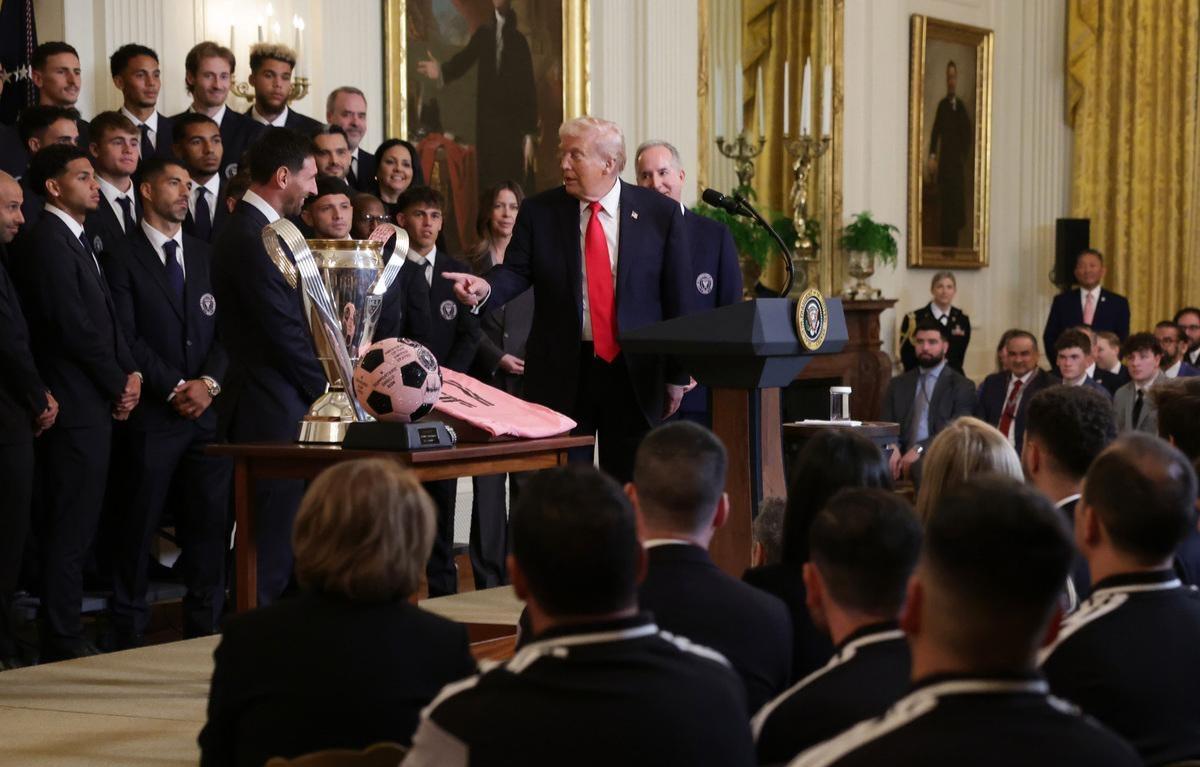 无人机打穿美军27个基地，雷达坏，油库烧了，拦截导弹贵得离谱。
美军在中东的基地