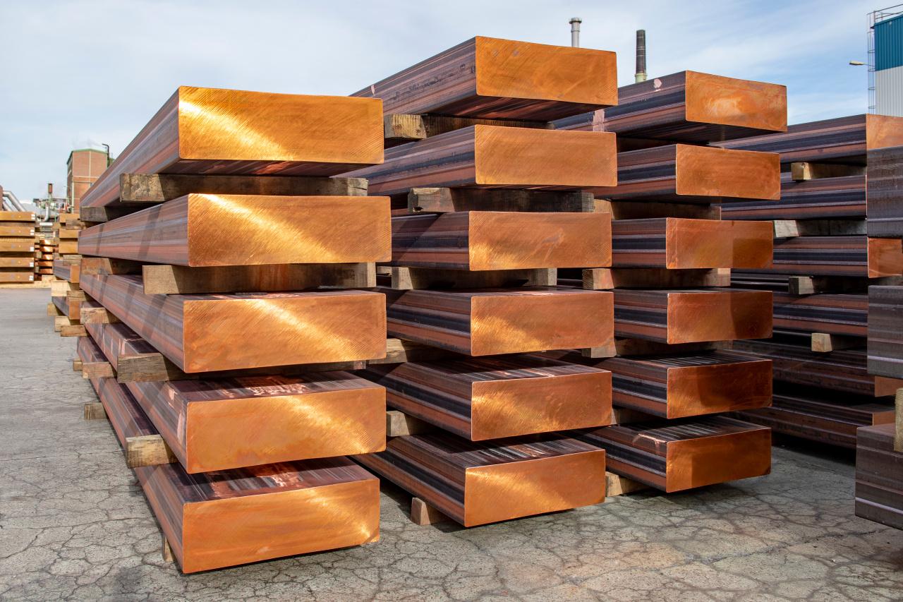 美国这次蒙了，最近美国大量囤积了铜，把铜价炒上天去了，可美国万万没料到，中国根本