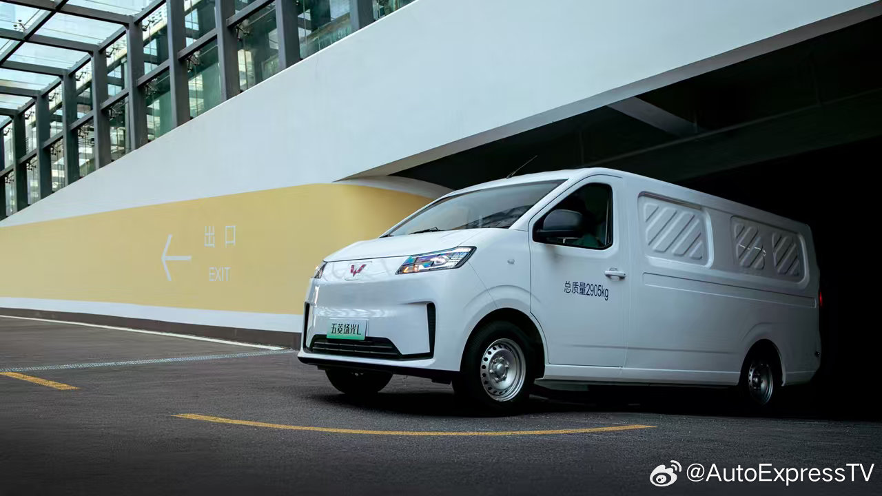 五菱扬光家族第20万台暨首批五菱扬光L下线，上市权益价8.68万元起！专为城配司
