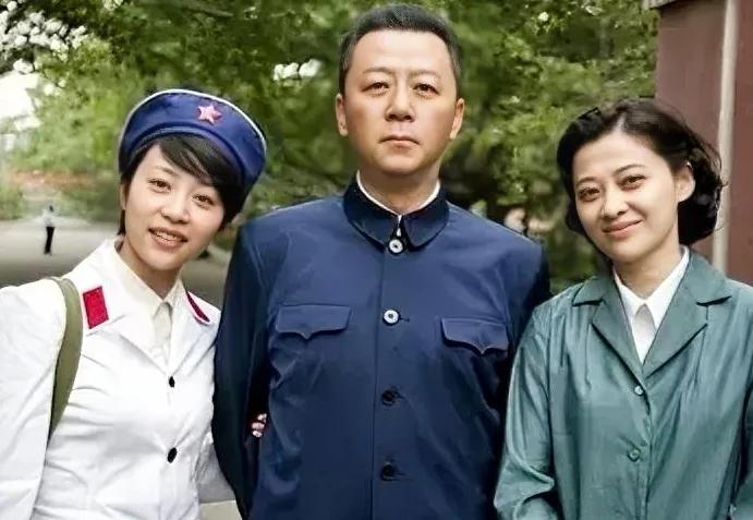 张龄心扮演的江亚菲在《父母爱情》中也是一大看点，演技绝对一流，她是扮演江亚菲后，