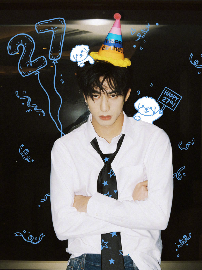 宋威龙出道十年归来仍才27，大帅哥生日快乐未来一直走花路吧 