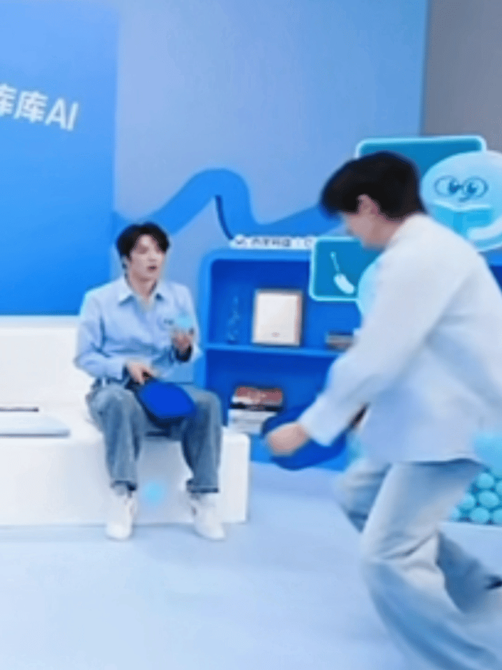 怎么可以这么搞笑 ​​​