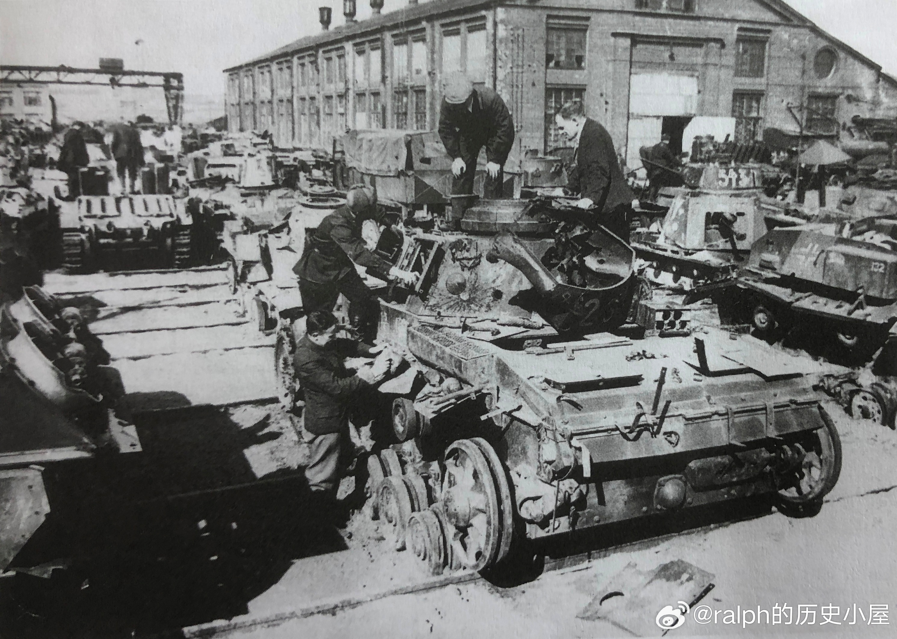 1942年4月莫斯科第82工厂中缴获的德军Pz.III坦克军事历史全触达