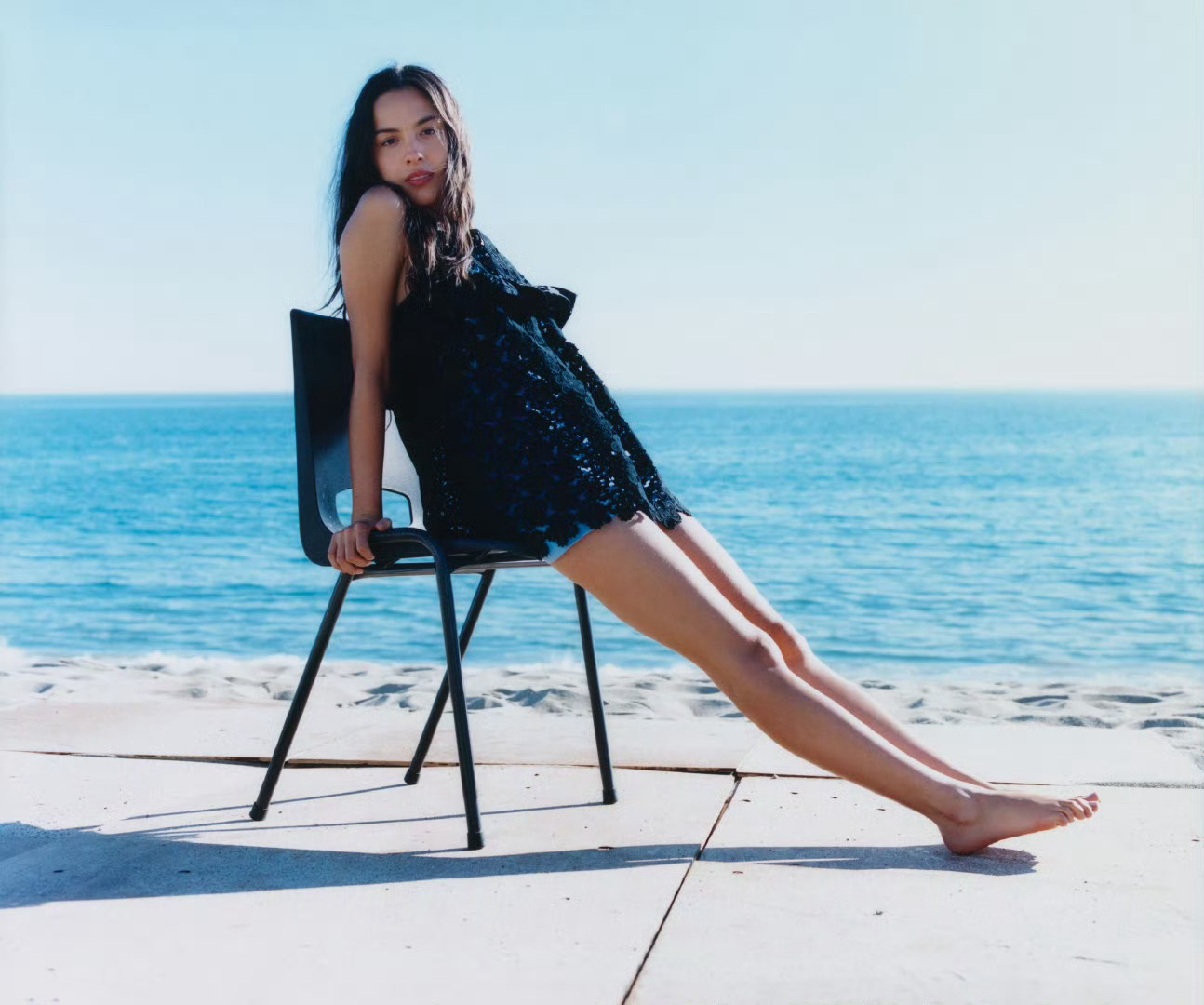 Olivia Rodrigo 最新登上英国《VOGUE》4月刊封面及写真美图一览