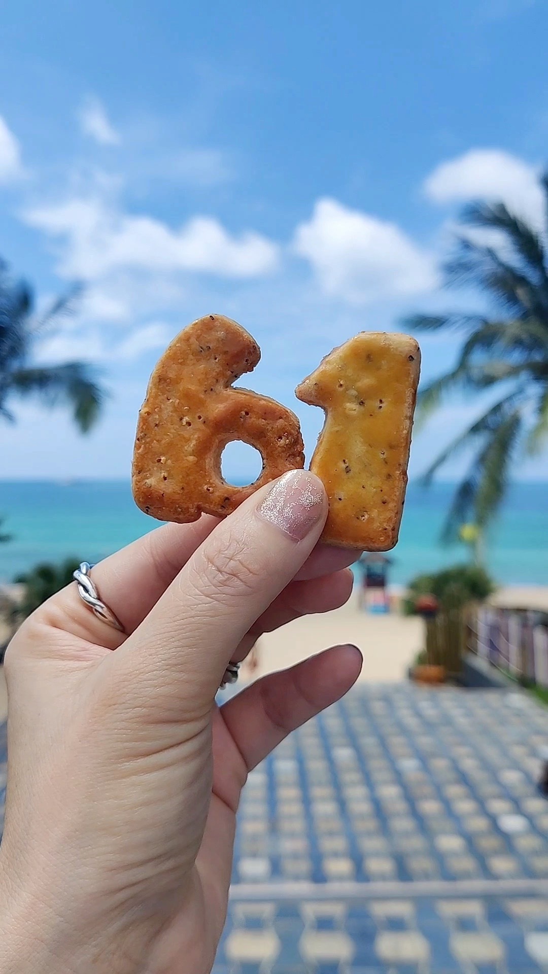 祝大家六一快乐！永远幼稚，永远开心，对生活充满好奇[干杯]六一儿童节 ​​​