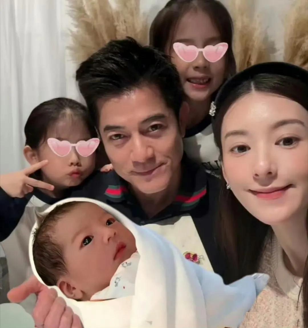 郭富城拒生四胎？这个回应很实在！
都说豪门追生儿子，郭富城却公开表态暂不考虑四胎