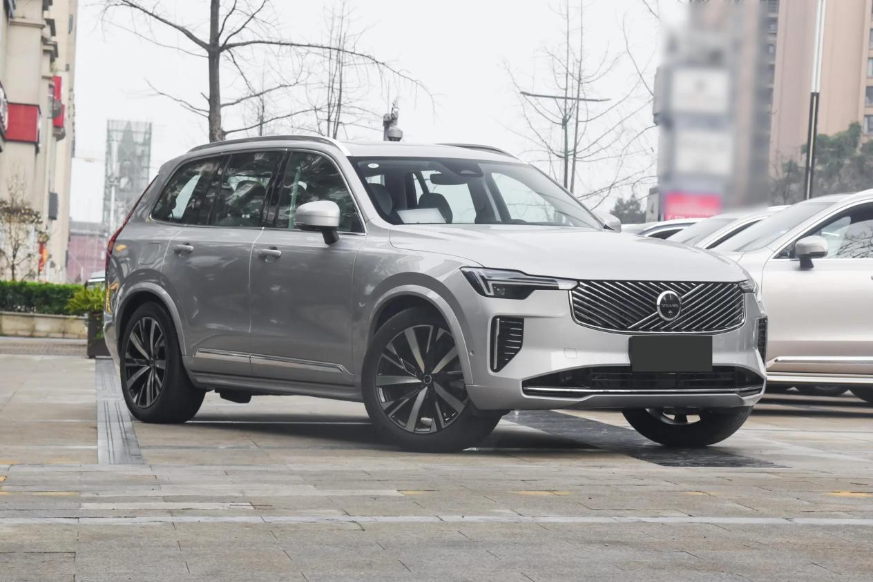 沃尔沃全新XC90现47.9万起，对比问界M9优势如何？
 
当前，沃尔沃全新X