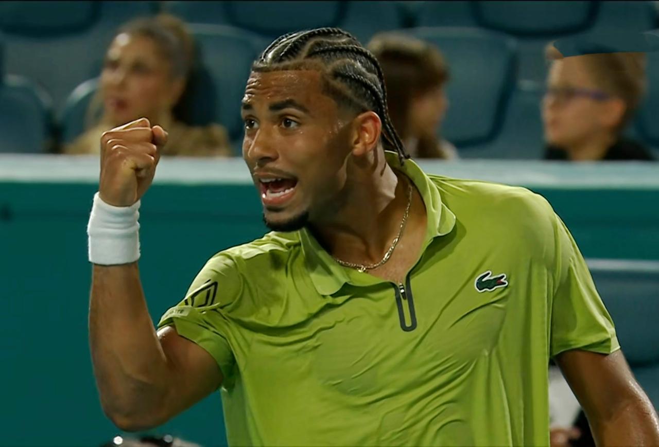 菲斯迈阿密大师赛1/4决赛抢七拿下第二盘
        北京时间2026年3月