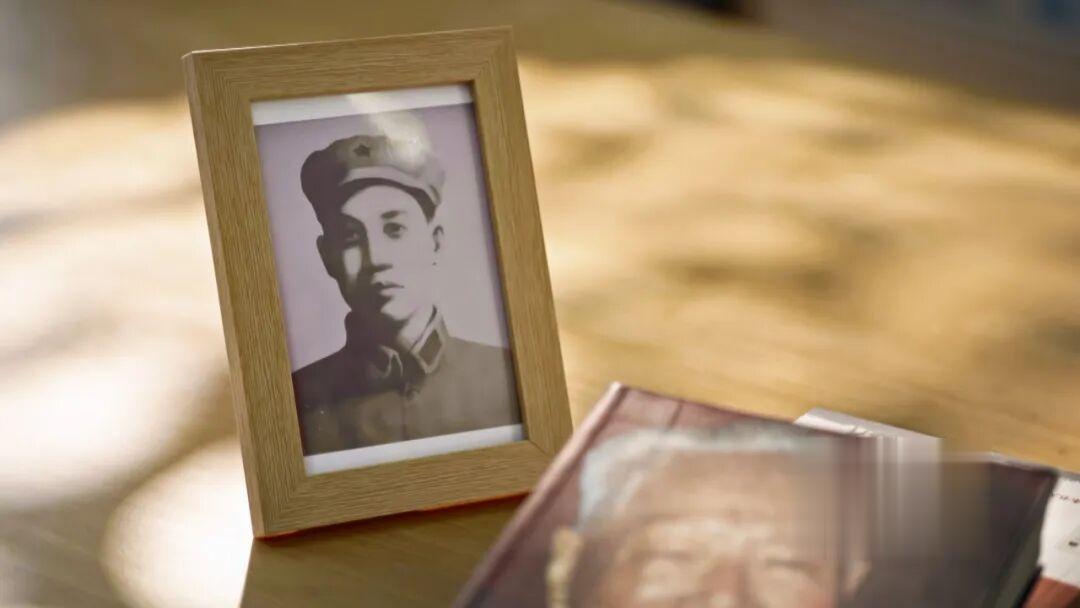 他，长征路上牺牲的第一位红军师长！