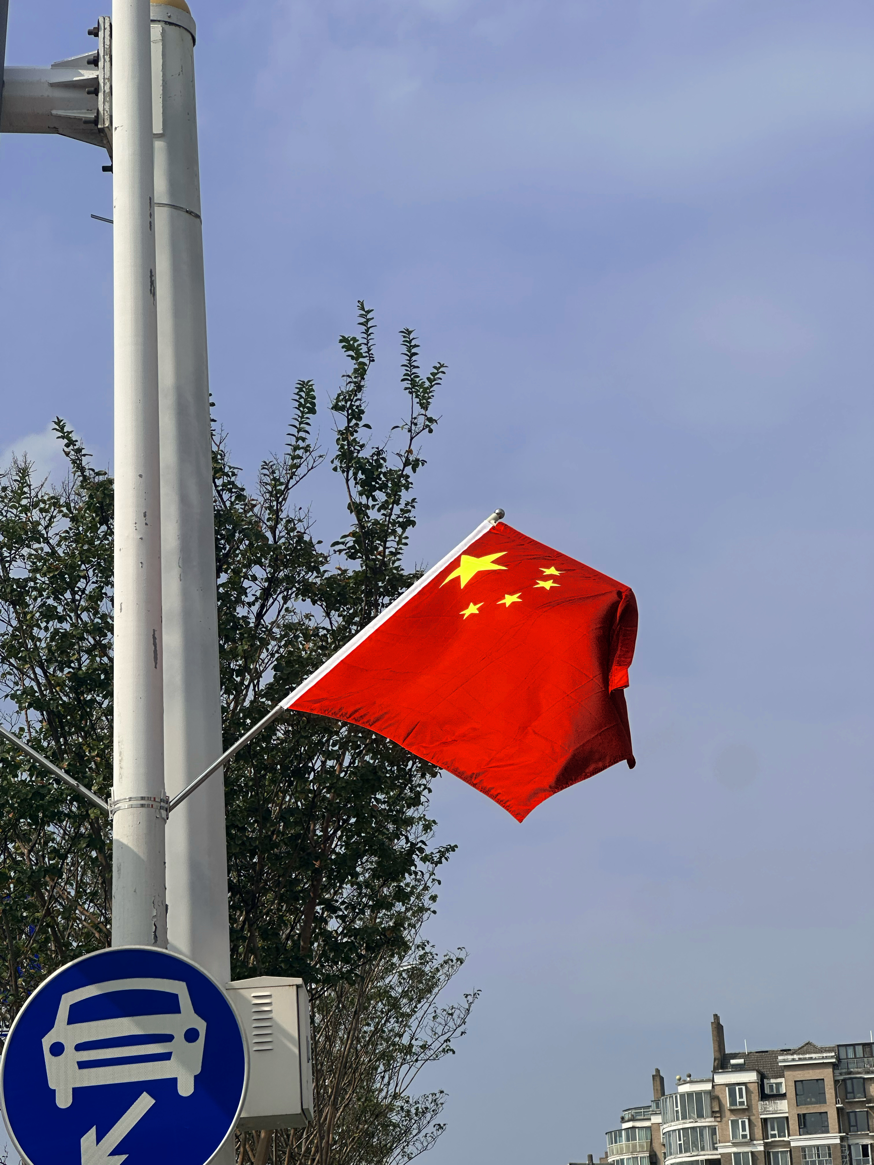 国庆 睡7天时隔多年，生日终于遇上国庆了。同祖国母亲共贺生辰，愿岁岁平安，所求皆