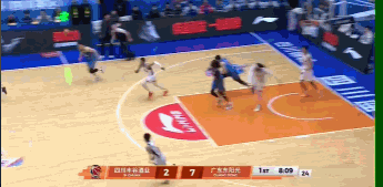 胡明轩上篮比三分球威胁大，四川队打球人真的太少

四川只有两个外援，打得自然很累