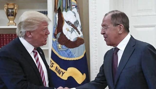 你能想象吗？你花了半辈子，战战兢兢，在克里姆林宫里当间谍，都快摸到权力之巅了。结