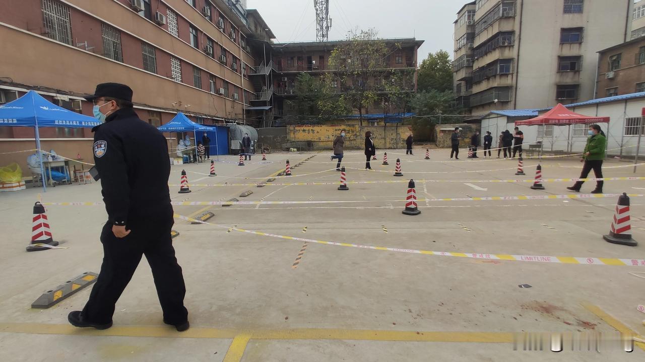 全民核酸，辛苦了，郑州加油
我不是你想见
就能见到的人了
你想见我
我同意不行