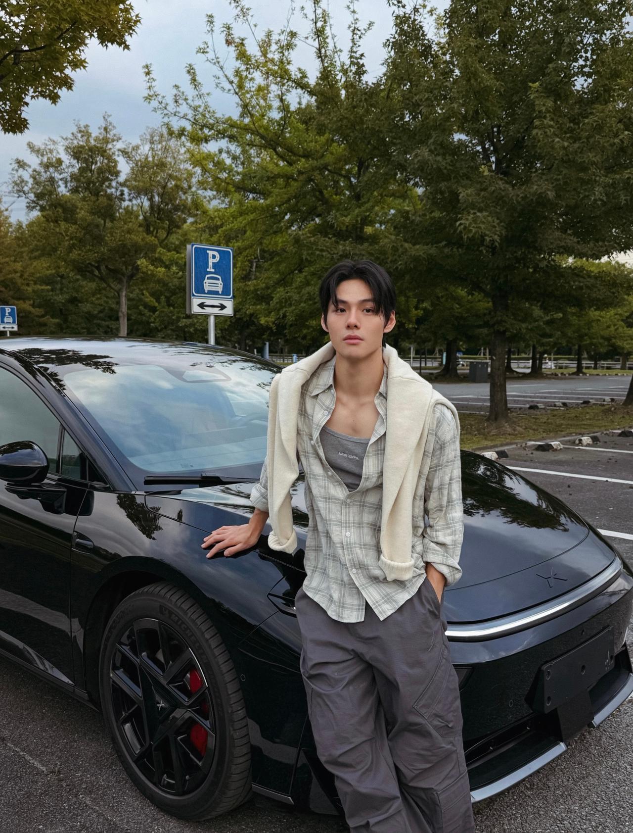 工作认真营业，生活也要精彩营业📷
运动、摄影、探索城市，热爱的事一个都不想错过