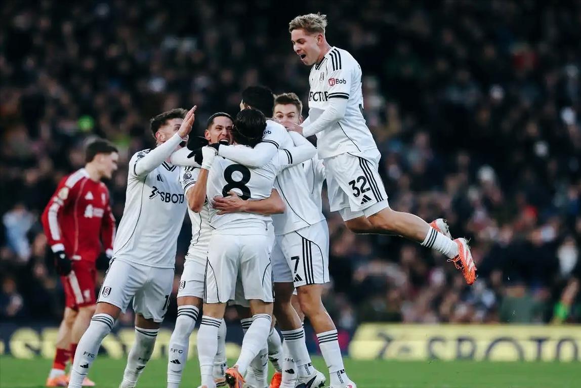 糟心！补时第4分钟反超领先，利物浦幸亏没提前庆祝。3分别后被富勒姆绝平，不然被打