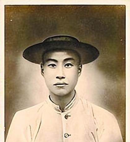 清末的刺客都有多拼命？

1905年东京的一间民房里，19岁的方君瑛正低头擦拭手