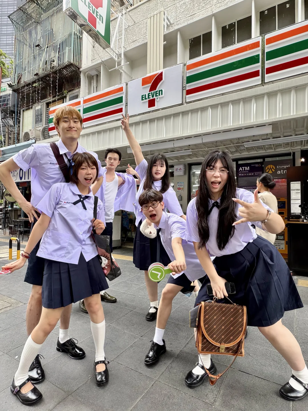 泰国校服给的青春感🎒和朋友一起不用太拘谨