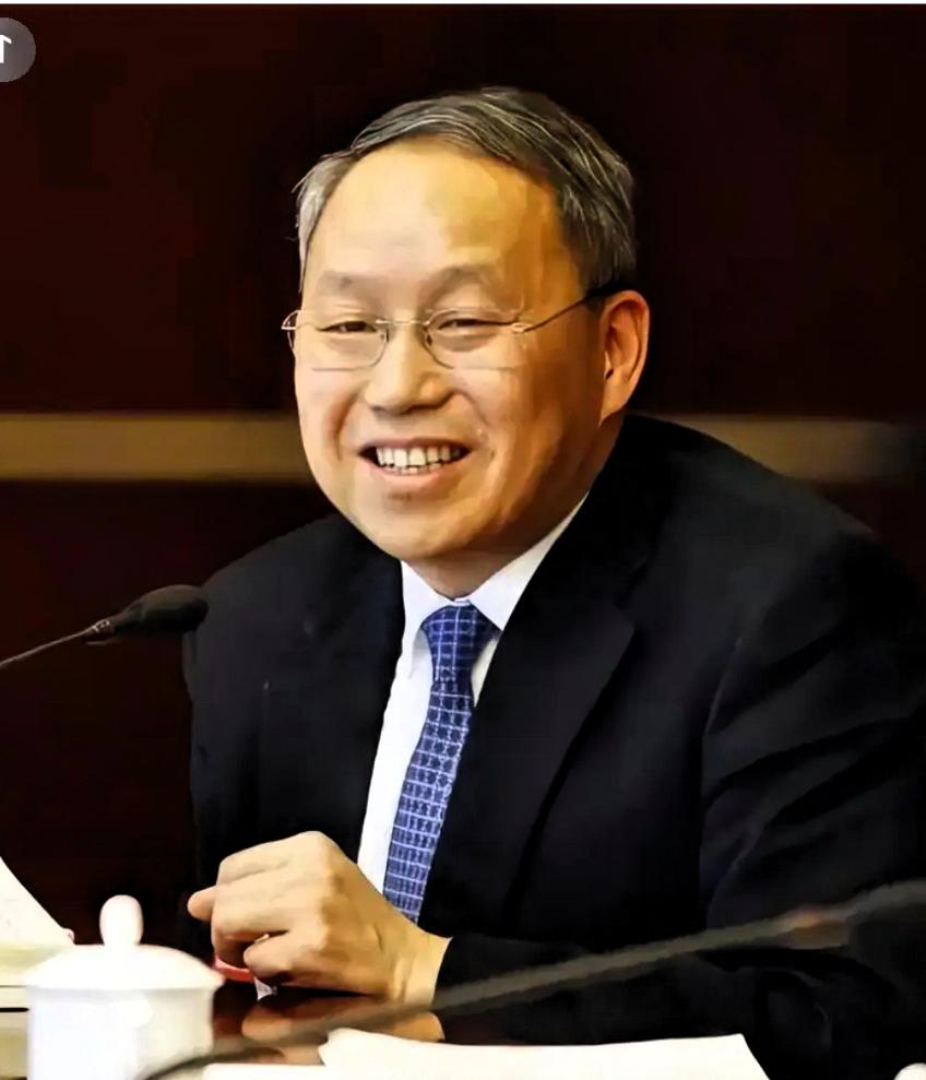 希望重庆政府把多年和华为来不不易的努力果实，别被赛力斯窃取卖给外国人了！

赛力