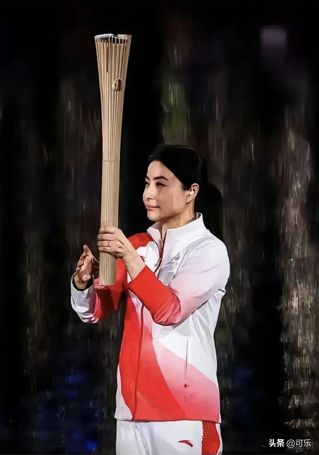 46岁的霍启刚，给所有男人提了个醒：娶妻可以娶相貌普通的，也能娶家境寻常的，但千