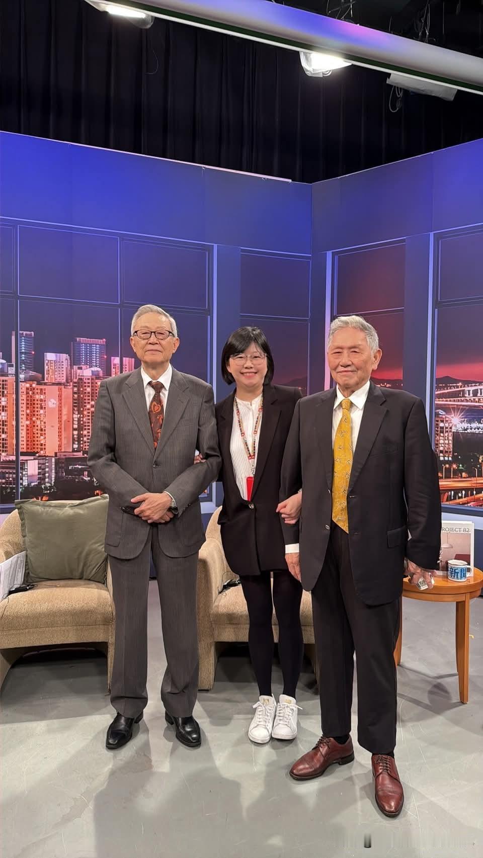 中天名嘴们私下录影日常
有时候，我觉得人挺奇怪的。作为岛内唯一客观报道大陆、不抹